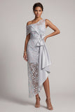 Vestido de una hombro con lentejuelas gris claro sirena asimétrica floral de madre de novia con fajilla