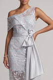 Vestido de una hombro con lentejuelas gris claro sirena asimétrica floral de madre de novia con fajilla