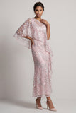 Vestido largo de sirena rosa de un hombro con lentejuelas florales y capa