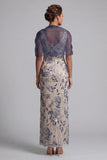 Vestido largo de Madre de la Novia con lentejuelas florales azul marino y capa