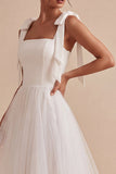 Vestido de compromiso de tul midi blanco de cuello cuadrado con lazo en línea A y cuello cuadrado