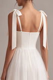 Vestido de compromiso de tul midi blanco de cuello cuadrado con lazo en línea A y cuello cuadrado