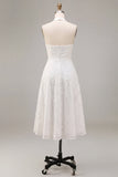 Vestido de compromiso Midi de Línea Blanca con escote con flor blanca y encierro