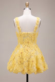 Vestido corto corto amarillo de bienvenida a casa con cuello cuadrado en línea A, perlas, con collares