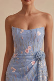 Corsé corto azul bodycon sin tirantes bordado con flores y fajilla