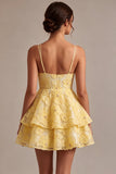 Vestido corto de bienvenida a casa, perlas con líneas A amarillas, perlas con volantes y con volantes amarillos