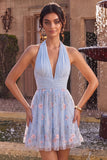 Vestido corto corto de bienvenida azul con escote halter con volantes y florales fruncidos