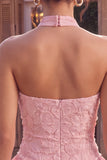 Vestido corto de bienvenida rosa con escote halter con escote halter, perlas florales con volantes y con volantes