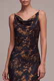 Vestido formal largo largo con cuello de sirena negra con cuello floral