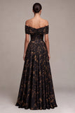 Vestido formal largo y largo de cabello negro, línea A con hombros descubiertos, floral y fruncido