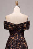 Vestido formal largo y largo de cabello negro, línea A con hombros descubiertos, floral y fruncido