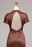 Satin Coffee Satin Short Alto Vestido Sirena de Cuello Alto y Manga Corta