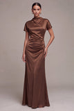 Satin Coffee Satin Short Alto Vestido Sirena de Cuello Alto y Manga Corta