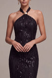 Vestido formal largo con cuello de sirena negra con cuello halter