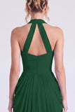Vestido largo largo de dama de honor con cuello alto y flor arrugado de sirena salvia polvoriento