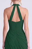 Vestido largo largo de dama de honor con cuello alto y flor arrugado de sirena salvia polvoriento