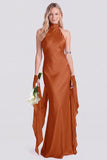 Vestido largo largo de sirena de satén rosa con escote halter