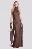 Vestido largo largo de sirena de satén rosa con escote halter