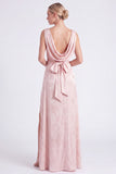 Vestido largo de dama de honor con cuello de flor rosa y cuello en forma de capucha
