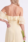 Vestido largo de Dama de Honor con volantes y narcisos de gasa descubierto