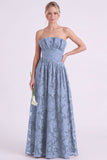 Vestido largo largo de dama de honor floral A-Line Espresso sin tirantes con volantes