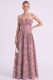 Vestido largo largo de dama de honor floral A-Line Espresso sin tirantes con volantes