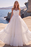 Corsé blanco de línea en A, cintura vasca y vestido de novia largo
