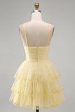 Vestido corto de bienvenida corto de bienvenida de perlas con volantes amarillos brillantes con recorte en A