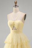 Vestido corto de bienvenida corto de bienvenida de perlas con volantes amarillos brillantes con recorte en A