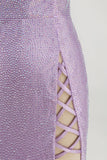 Vestido de bienvenida ajustado y corto sin espalda lila con cuentas y abertura cruzada