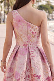 Vestido corto rosa de bienvenida a casa con pliegues en línea A de un solo hombro floral