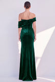 Vestido formal burdeos de terciopelo fruncido con hombros de sirena