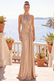Vestido formal largo y envainado con capçalera champán y cola
