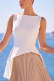 Vestido formal largo de cuello bateau plisado en línea A blanca y champán