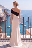 Vestido formal largo de sirena asimétrica de champán negro con abertura