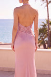 Blush con cuello halter y lentejuelas bordado sirena fruncido con cuentas y vestido largo formal