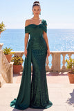 Vestido formal largo de sirena brillante verde oscuro asimétrico con hombros descubiertos, lentejuelas fruncidas