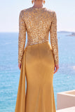 Satén dorado de manga larga Vestido formal largo de sirena fruncido