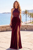 Terciopelo burdeos con lentejuelas, cuello halter con funda fruncida, vestido formal largo con abertura