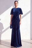 Vestido de terciopelo azul oscuro de terciopelo fruncido de la madre de la novia