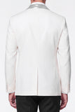 Trajes blancos de dos piezas con solapa de chale cruzado y lentejuelas