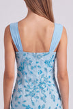 Vestido corto de bienvenida azul cielo con cuentas y flores, vestido corto de bienvenida con lentejuelas