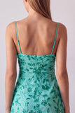 Vestido corto de bienvenida con tirantes finos florales con cuentas