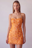Vestido corto de bienvenida con tirantes finos florales con cuentas