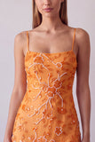 Vestido corto de bienvenida con tirantes finos florales con cuentas