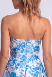 Vestido corto floral azul claro estampado en línea en A sin tirantes para el homecoming