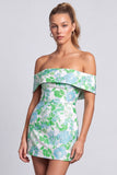 Vestido corto verde corto de bienvenida con estampado floral sin tirantes