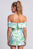 Vestido corto verde corto de bienvenida con estampado floral sin tirantes
