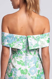 Vestido corto verde corto de bienvenida con estampado floral sin tirantes