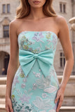 Vestido largo de baile de graduación con bordado floral sin tirantes verde menta y lazo de satén